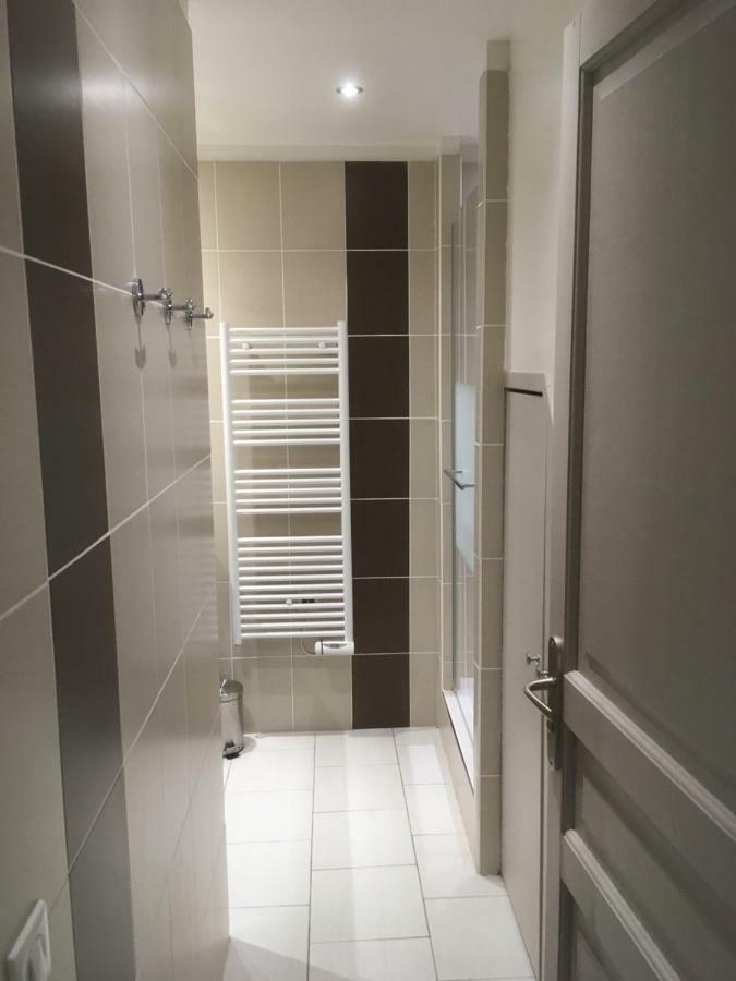 Au Tilleul Apartment Mezieres-sur-Seine Luaran gambar